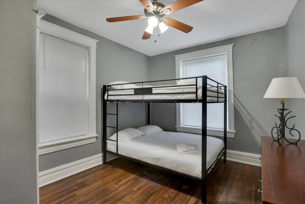 Historic First Floor Unit In Shaw Community Stl 1w Holiday home *